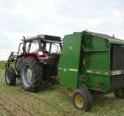 Prasowanie Ursusem 1014 z John Deere 540