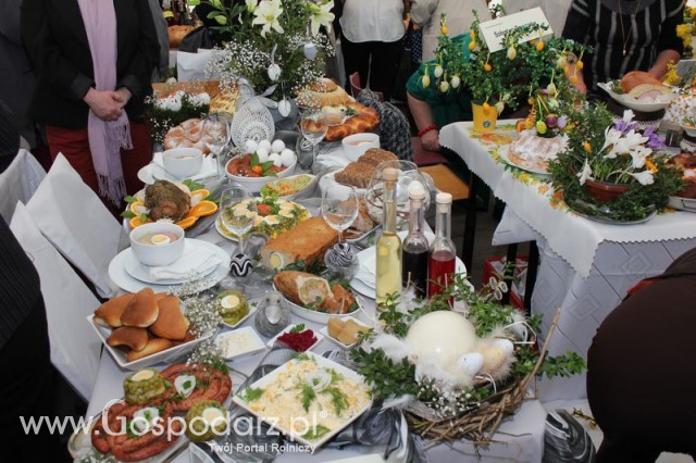 Fotoreportaż z prezentacji stołów wielkanocnych Wojbórz 2011