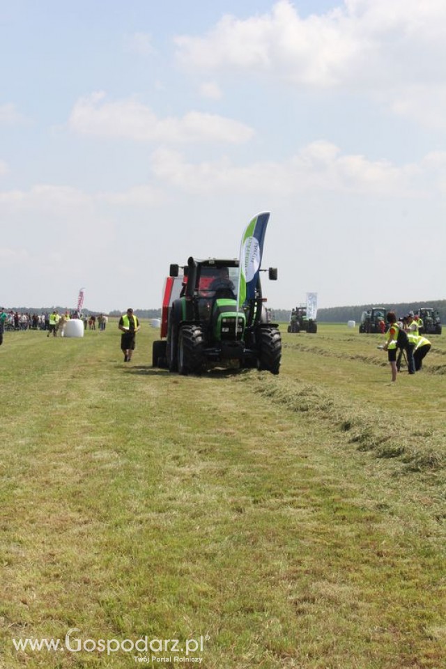 Prasa zwijająca Unia Famarol DF 1,7 zd + Ciągnik Deutz-Fahr Agrotron M600 DCR