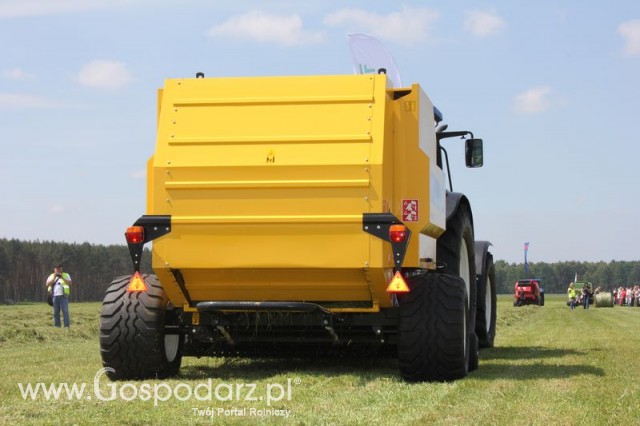 Prasa zwijająca New Holland BR6090