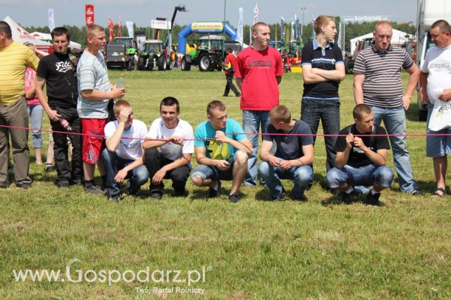 Widownia pokazu maszyn 21-22 Maj Kąkolewo