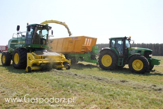 Sieczkarnia John Deere 7350 + Ciągnik 6930 + Przyczepa Joskin 20000 TRC