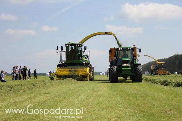 Sieczkarnia John Deere 7350 + Ciągnik 6930 + Przyczepa Joskin 20000 TRC