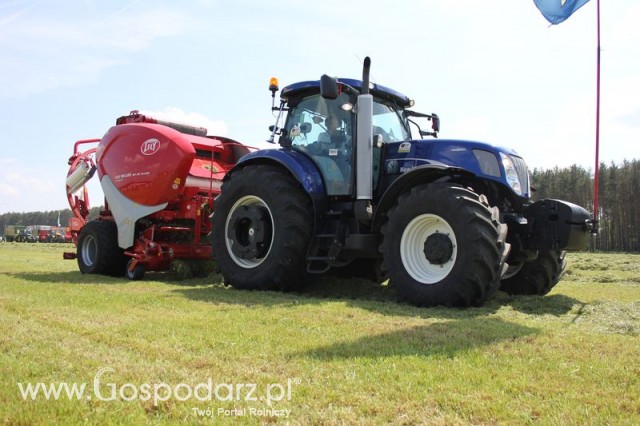 Praso-owijarka Lely Welger RPC445 Tornado + Ciągnik New Holland