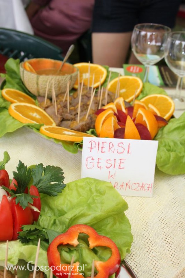 Piersi gęsiei w pomarańczach