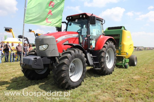 Prasa zmiennokomorowa SIPMA Z-599 + Ciągnik McCORMICK MTX135