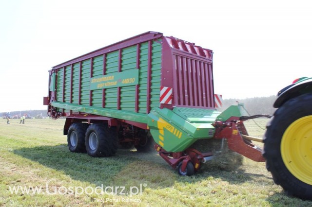 Przyczepa zbierająca Strauttmann Giga Vitesse CFS 