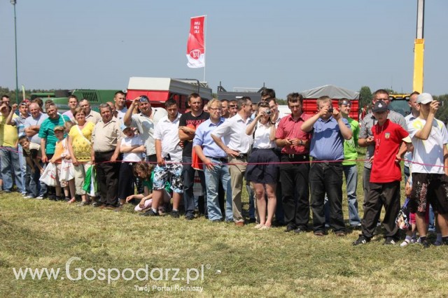 Widownia pokazu maszyn 21-22 Maj Kąkolewo