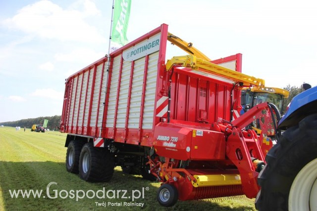 Pottinger przyczepa silosowa Jumbo 7210 + Ciągnik New Holland T8040