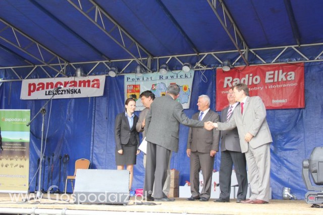 Wizytacja gości na stoiskach wystawców