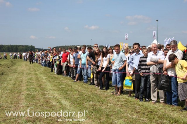 Widownia pokazu maszyn 21-22 Maj Kąkolewo
