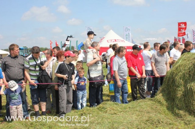 Widownia pokazu maszyn 21-22 Maj Kąkolewo
