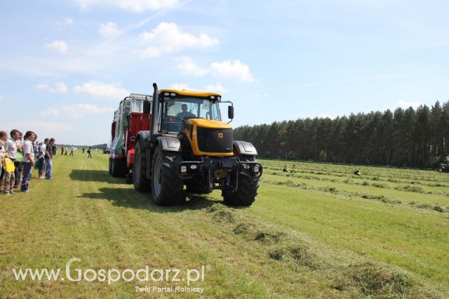Przeczpa samozbierająca Lely Tigo 70RD Profi + Ciągnik JCB 8250