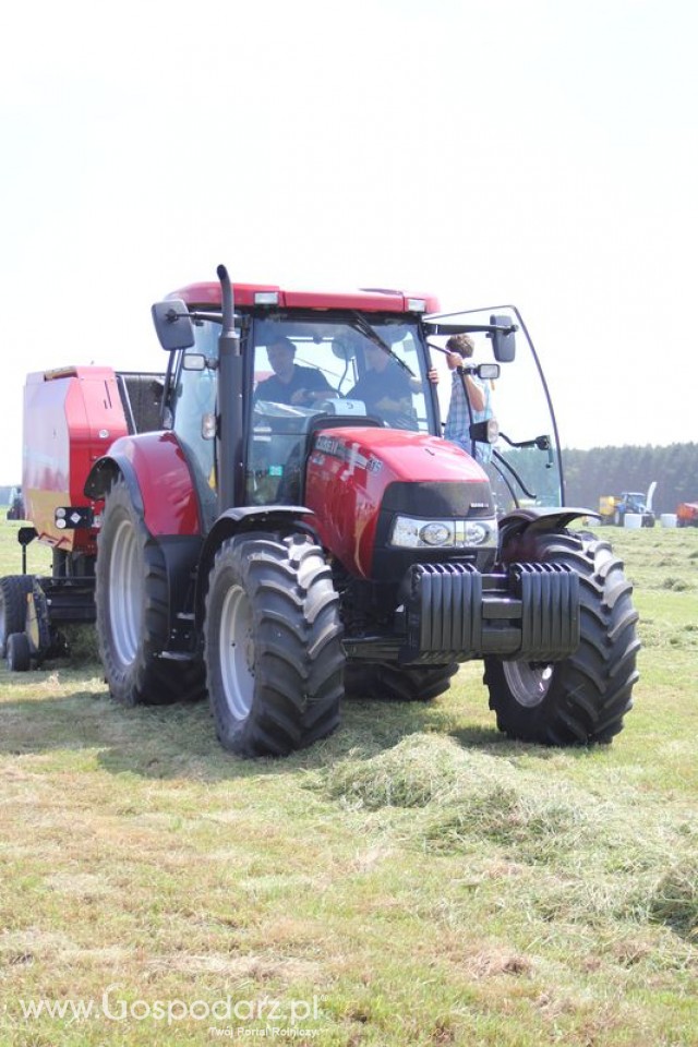 Ciągnik Case 115 + Prasa zwijająca Case IH RB454