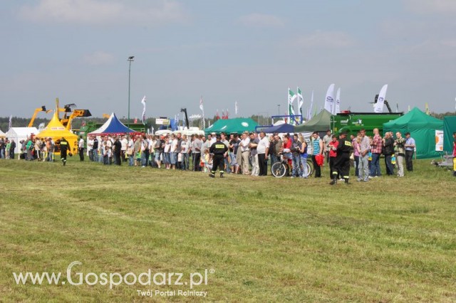 Widownia pokazu maszyn 21-22 Maj Kąkolewo