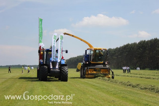 Pottinger przyczepa silosowa Jumbo 7210 + Ciągnik New Holland T8040 + Sieczkarnia New Holland FR9090