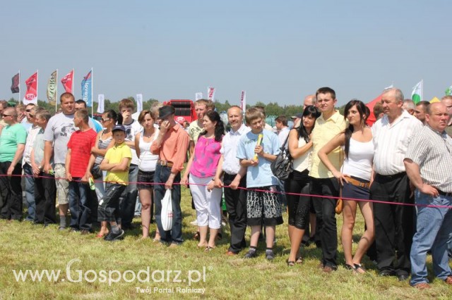 Widownia pokazu maszyn 21-22 Maj Kąkolewo