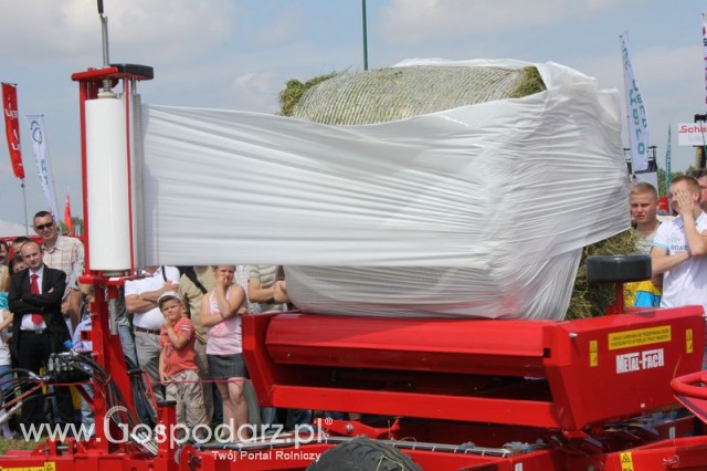 Owijarka do bel Metal-fach Z593 + Ciągnik Farmer F5-12277s