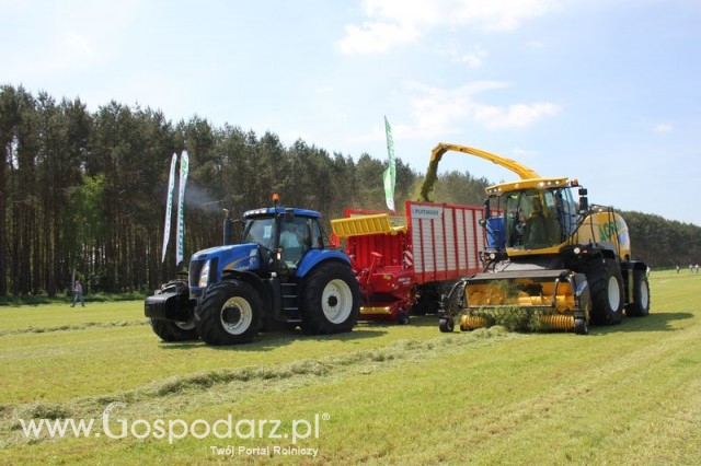 Pottinger przyczepa silosowa Jumbo 7210 + Ciągnik New Holland T8040 + Sieczkarnia New Holland FR9090
