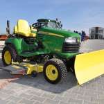 DEALER John Deere TRAKTOR Ogrodowy X748 4x4 24KM