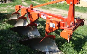 Pług 4 skibowy FAMAROL zmienna szerokość orki od 132 do 200 cm