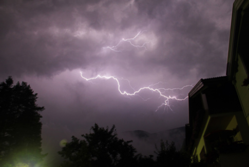 ARiMR ma jeszcze ponad 200 mln. zł na odbudowę gospodarstw rolników poszkodowanych przez gradobicia, trąby powietrzne, burze itp.