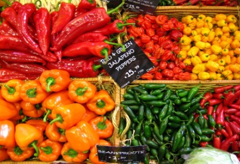 Hiszpania: Rolnicy rozdali 40 ton warzyw i owoców