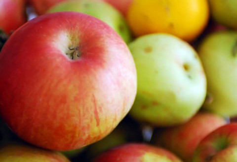 Mała ilość koncentratu jabłkowego oznacza jego wysokie ceny