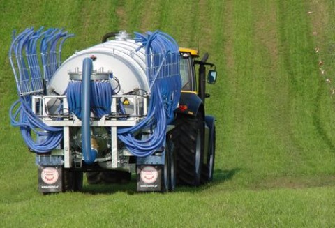 Mocny zestaw JCB i POMOT-u na wystawie Agrotech w Minikowie