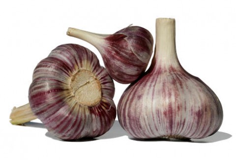 Chiński czosnek przemycany do Europy tak często jak alkohol czy papierosy